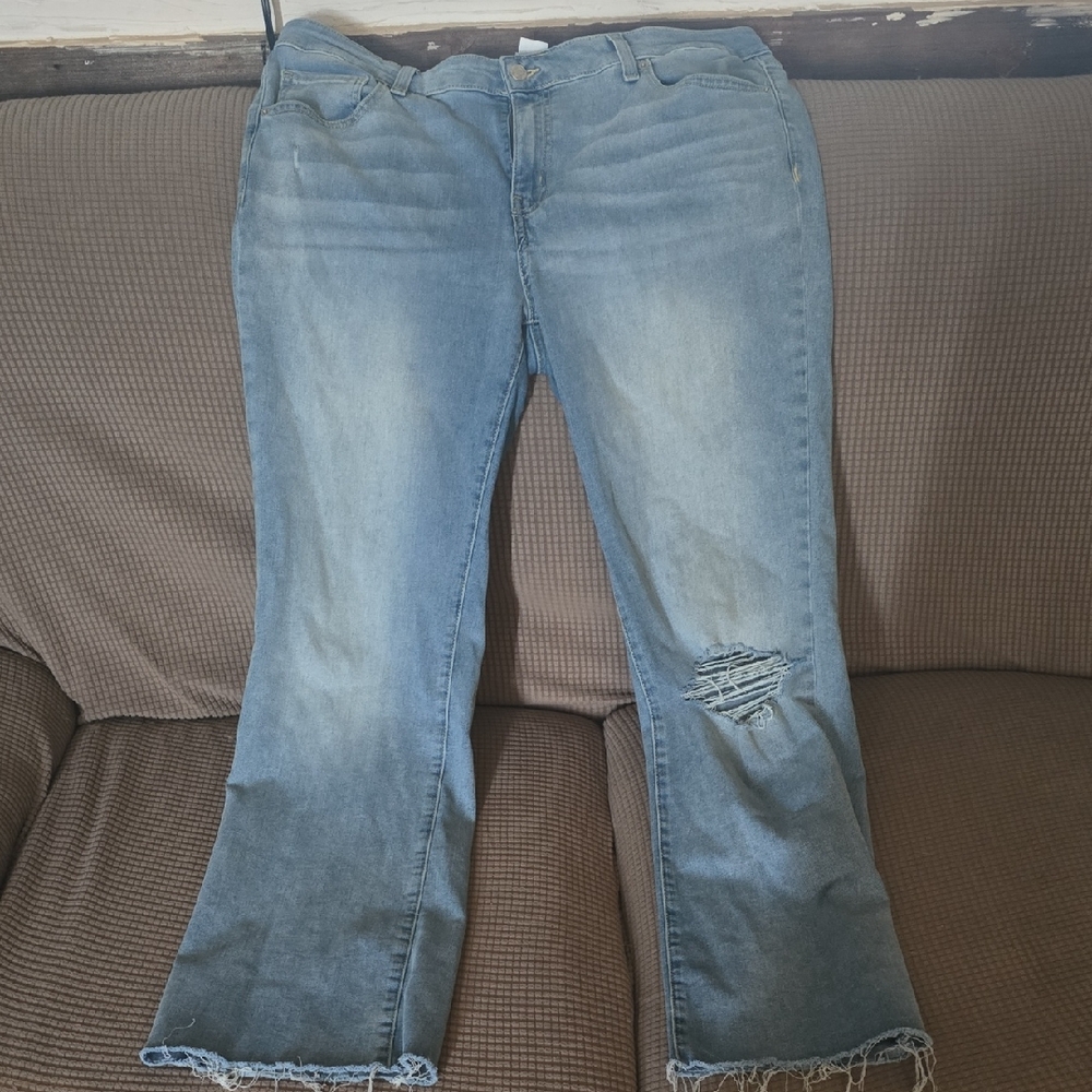 Time and Tru Light Blue Distressed Ankle Jeans